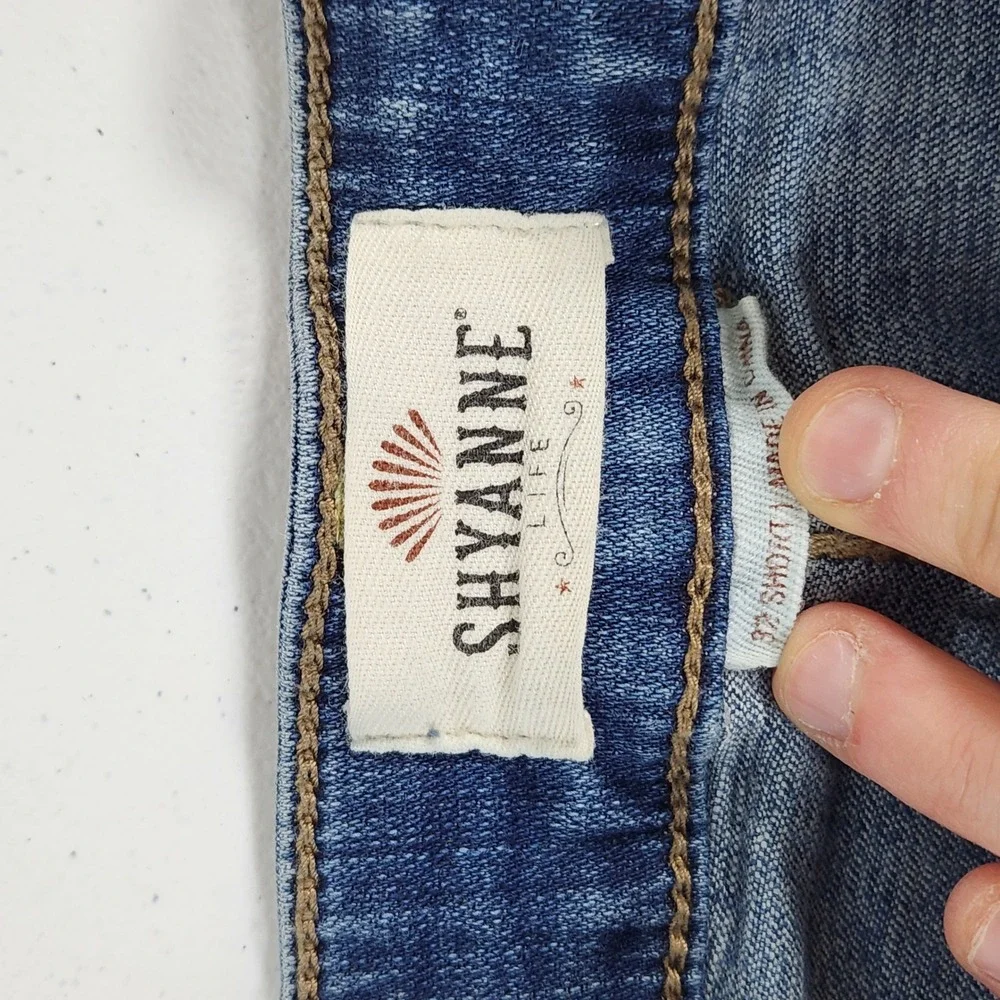 Shyanne Life Womens Blue‎ Wash Bootcut Jeans Size 32W x 32L - Picture 7 of 9